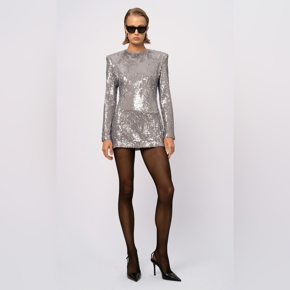 NONchalant Dresses & Skirts - NWT Nonchalant Zola Silver Sequin Long Sleeve Mini Dress Size XS